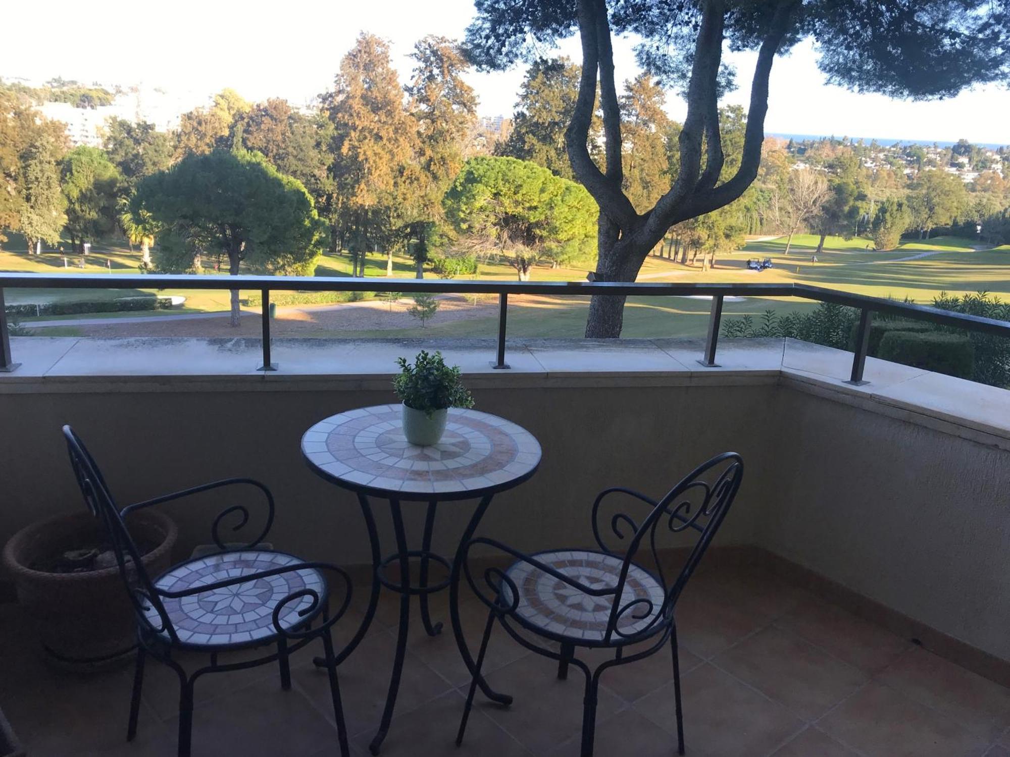 Habitacion Deluxe Con Bano Privado En Atalaya Apartagolf, Естепона Екстер'єр фото